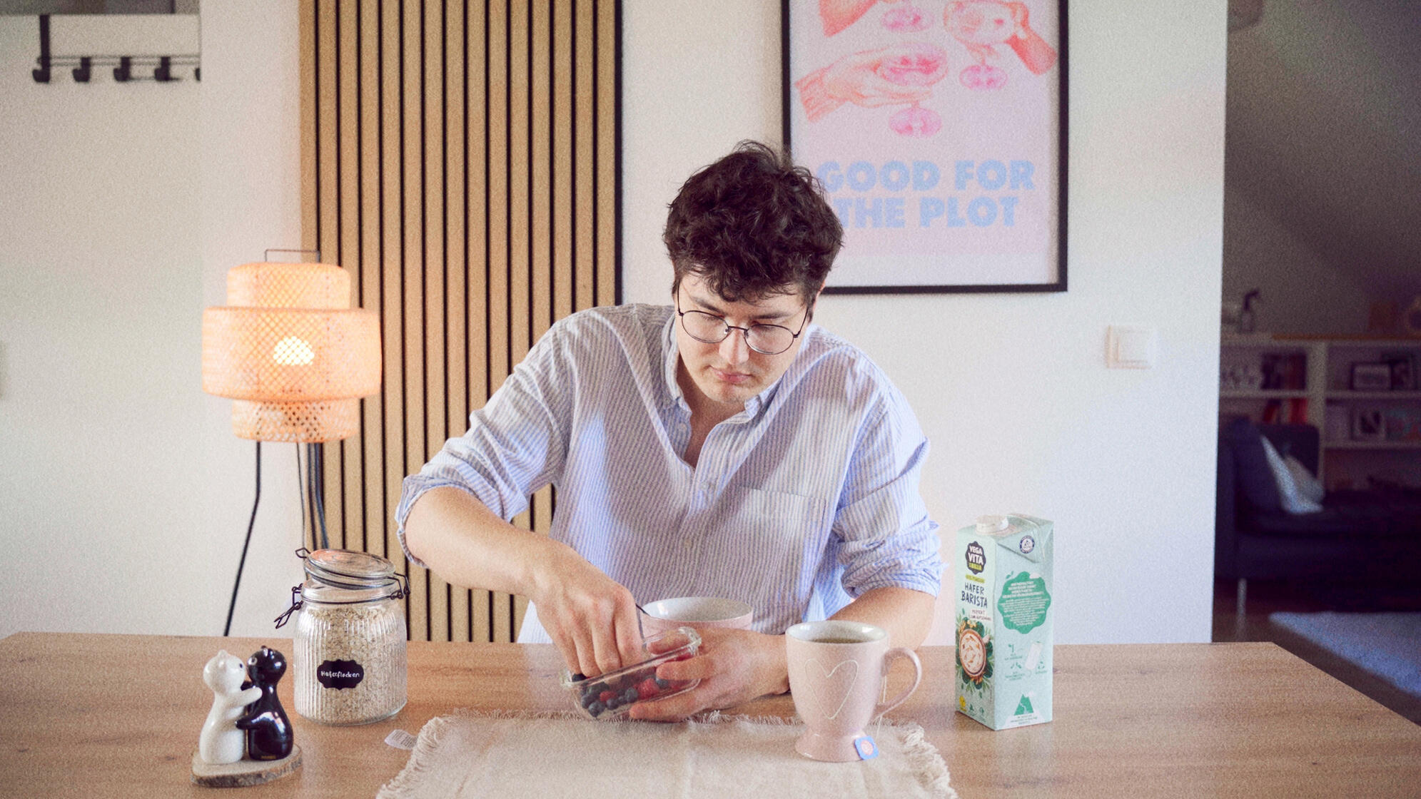 Mann am Frühstückstisch, 50s